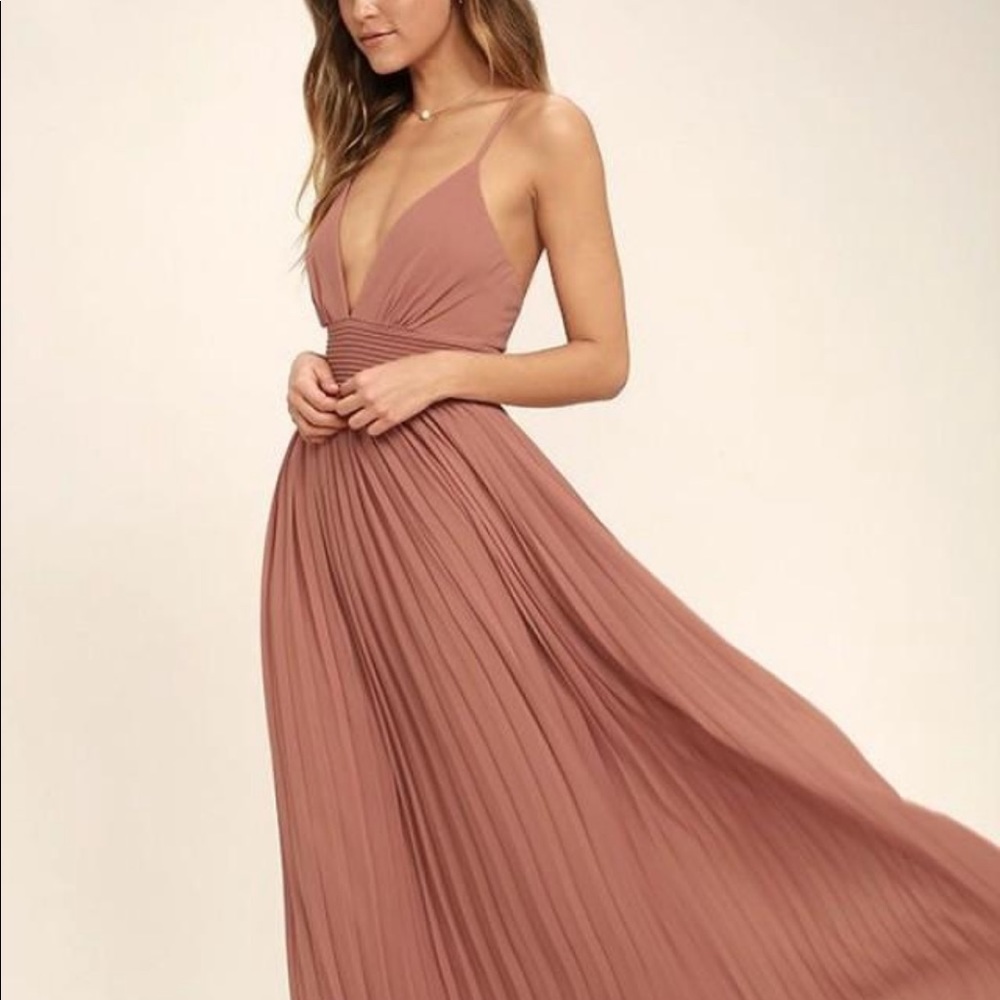 Lulus maxi dress- perfect for prom!